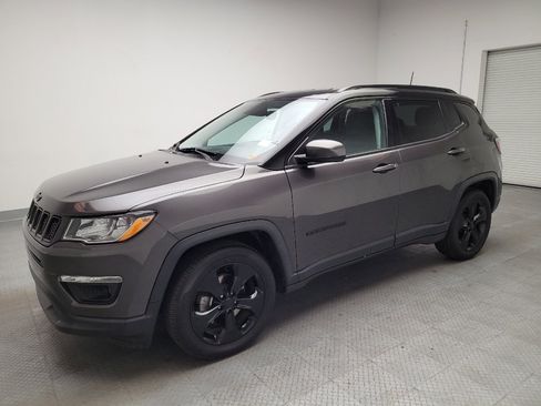 Used 2019 Jeep Compass Latitude FWD image 2