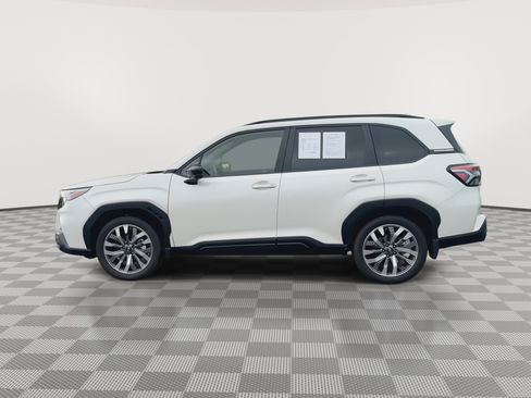 Used 2025 Subaru Forester Touring w/ Popular Package - Touring AWD/4WD image 5
