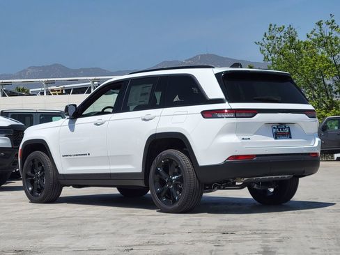 New 2026 Jeep Grand Cherokee Limited image 2