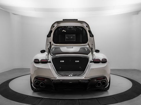 Certified 2022 Ferrari Roma image 22