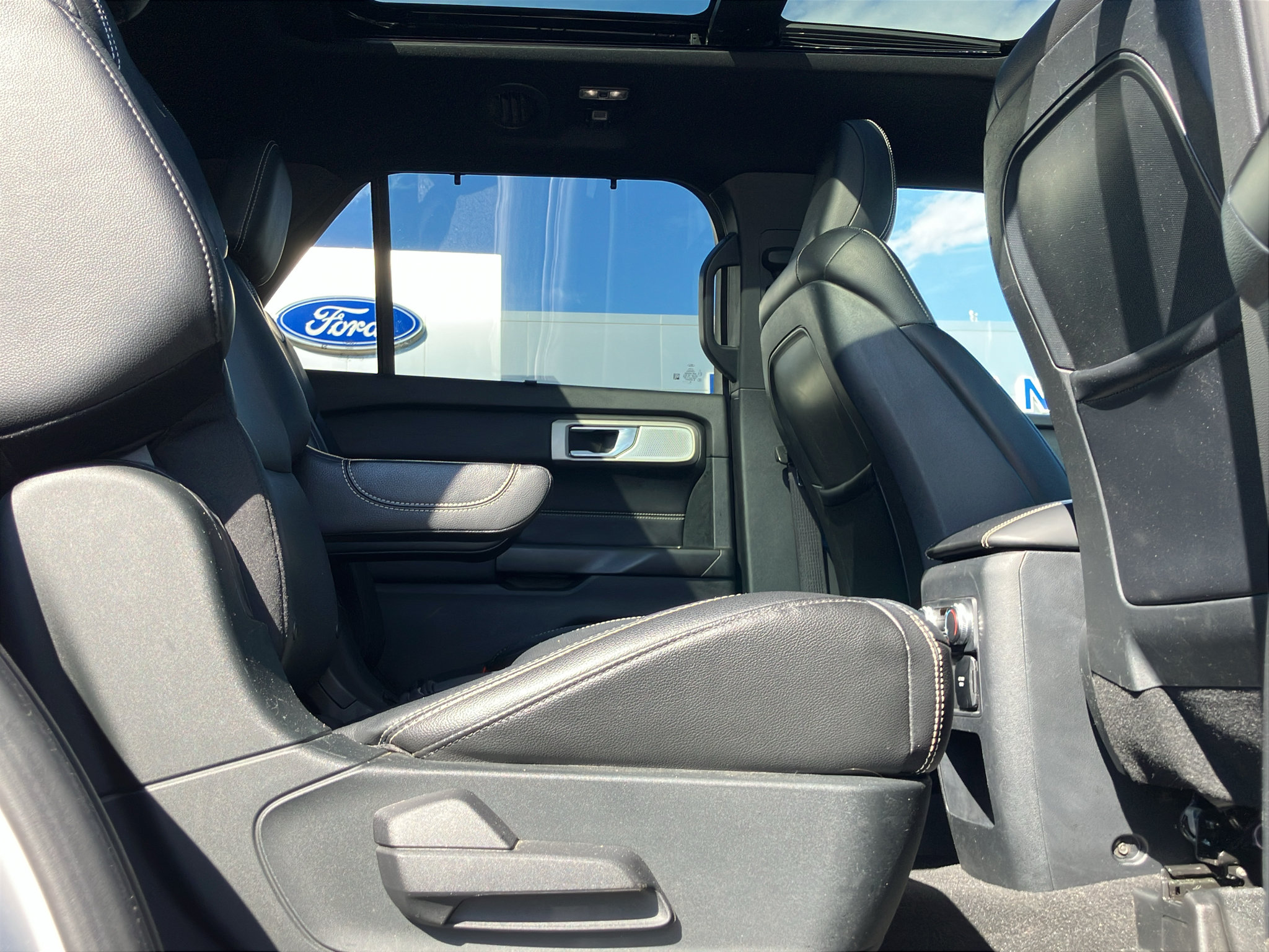 Used 2020 Ford Explorer ST w/ Premium Technology Package AWD/4WD image 37
