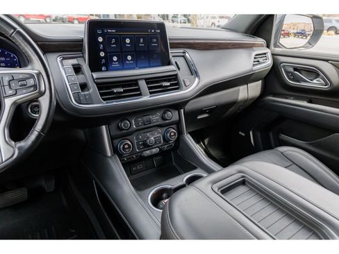 Used 2022 Chevrolet Suburban Z71 image 24