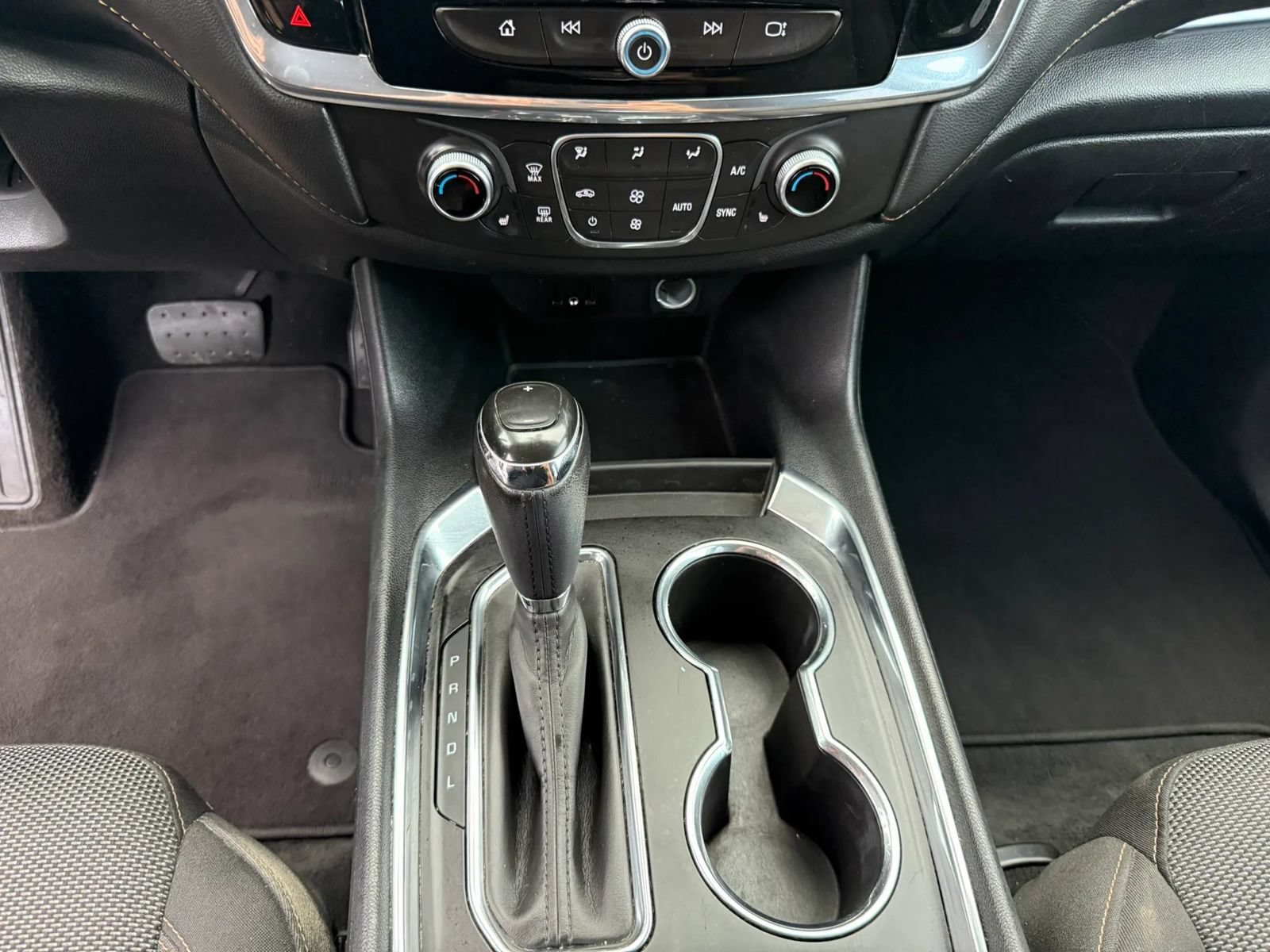 Used 2018 Chevrolet Traverse LT FWD image 20
