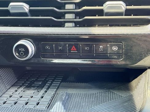 Used 2025 Ford Explorer ST image 37