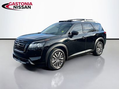 Used 2023 Nissan Pathfinder SL w/ SL Premium Package
