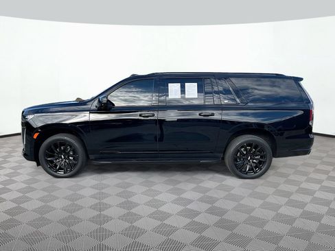 Used 2024 Cadillac Escalade ESV Sport w/ LPO, ONYX Package AWD/4WD image 9