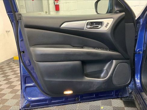 Used 2019 Nissan Pathfinder SL image 22