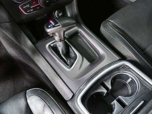 Used 2021 Dodge Charger SXT w/ Leather Interior Group RWD image 17