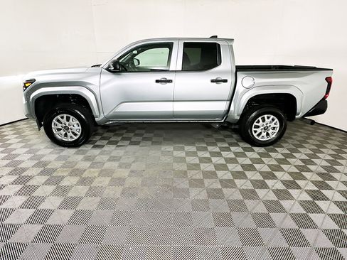 Used 2024 Toyota Tacoma SR image 6