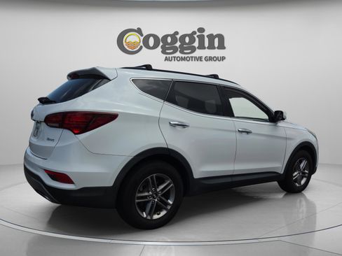 Used 2017 Hyundai Santa Fe Sport FWD image 5