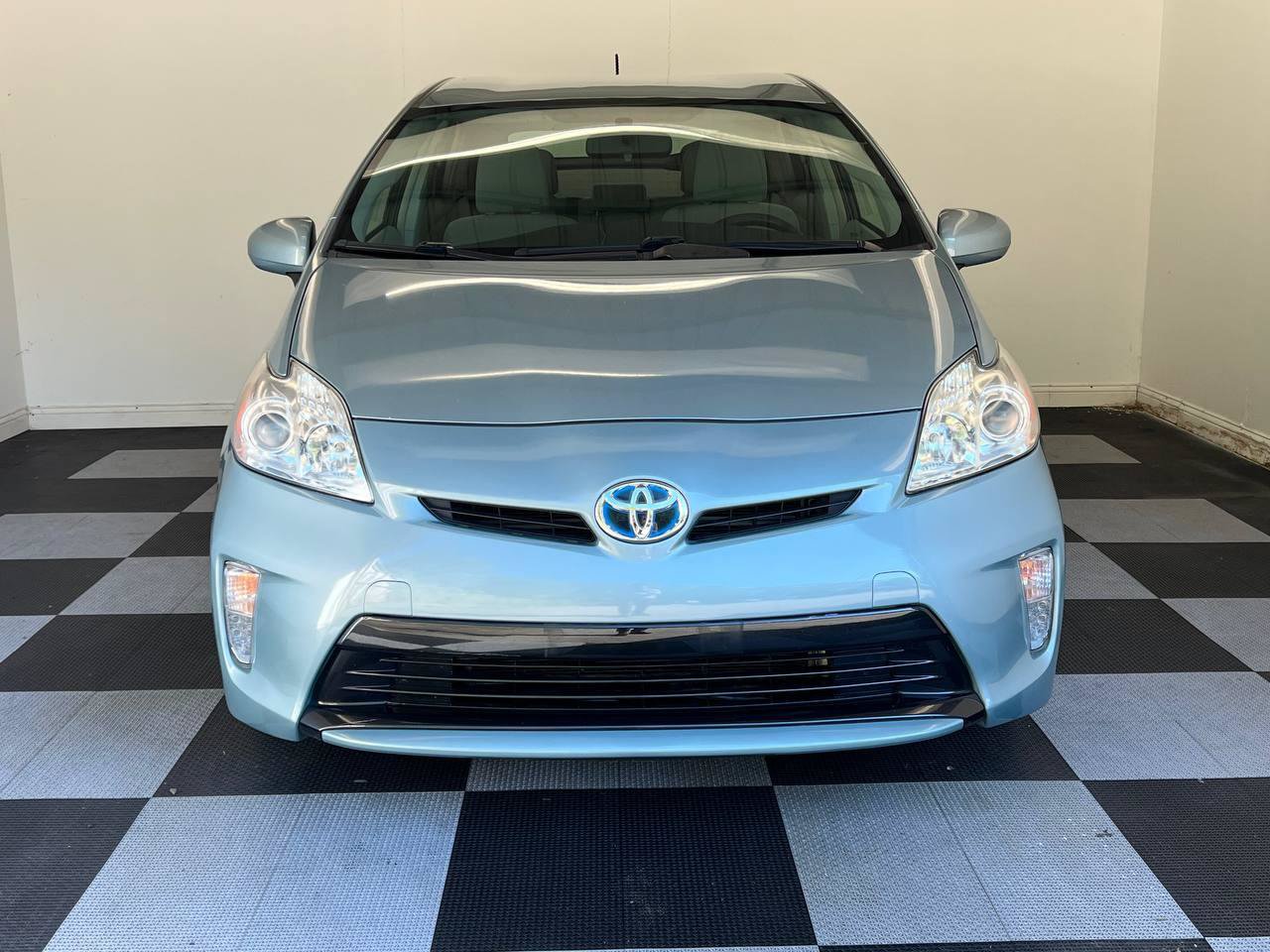 Used 2013 Toyota Prius Two FWD image 2