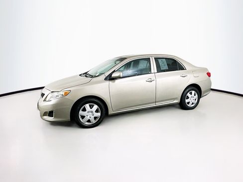 Used 2010 Toyota Corolla LE image 4