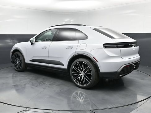 New 2026 Porsche Macan 4 Electric AWD/4WD image 3