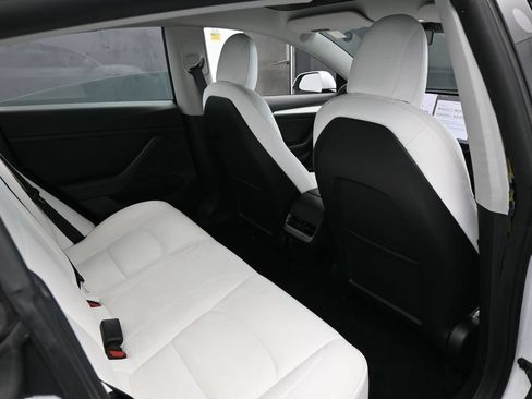 Used 2021 Tesla Model 3 Standard Range Plus RWD image 37