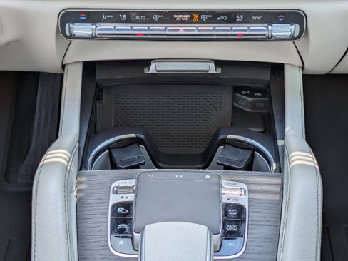 Used 2020 Mercedes-Benz GLS 450 4MATIC image 17