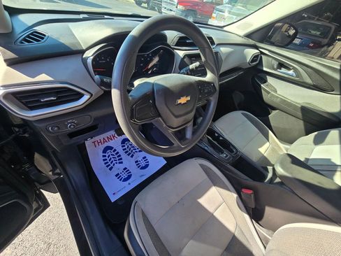 Used 2021 Chevrolet TrailBlazer LS FWD image 10
