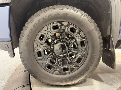 Used 2023 GMC Sierra 2500 AT4 image 53