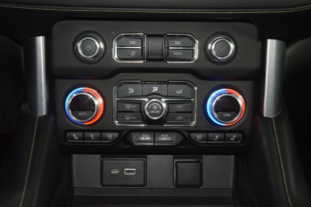 Used 2022 GMC Yukon SLT w/ SLT Luxury Package AWD/4WD image 35
