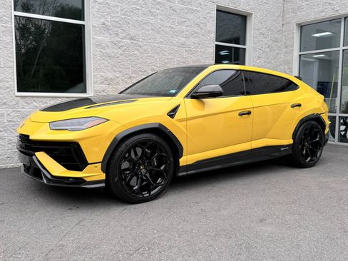 Used 2023 Lamborghini Urus Performante AWD/4WD image 3