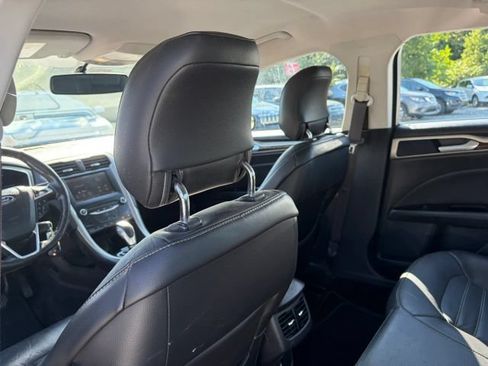 Used 2013 Ford Fusion SE FWD image 19