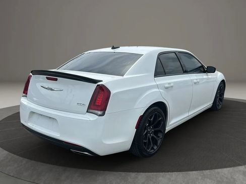 Used 2019 Chrysler 300 Touring w/ Sport Appearance Package RWD image 5