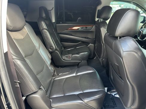 Used 2015 Cadillac Escalade ESV Premium RWD image 14