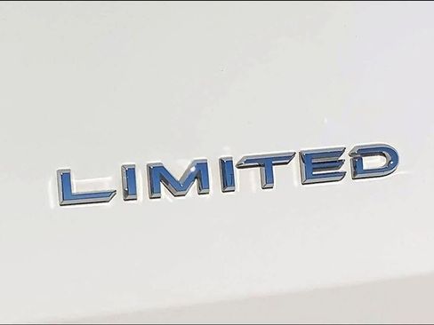 Used 2024 Toyota Grand Highlander Limited image 10