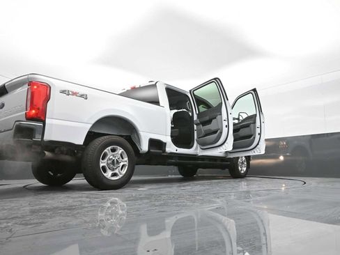 Used 2025 Ford F250 XLT image 45