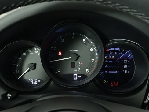 Certified 2026 Porsche Macan AWD/4WD image 16
