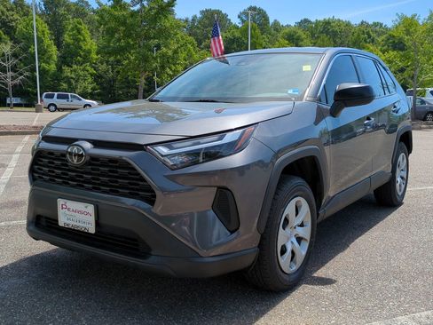 Used 2024 Toyota RAV4 LE FWD image 8