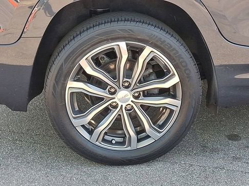 Used 2018 GMC Terrain Denali w/ GMC Pro Grade Package AWD/4WD image 28