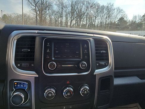 Used 2022 RAM 1500 Classic SLT image 17