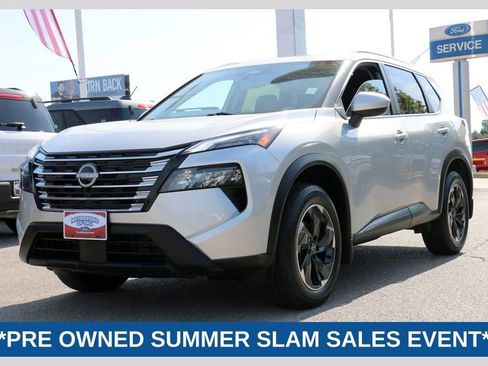 Used 2024 Nissan Rogue SV w/ SV Premium Package AWD/4WD image 1