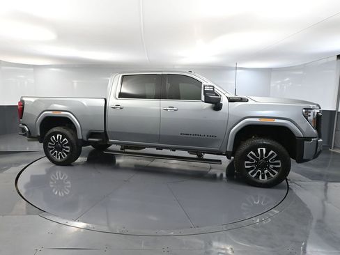 Used 2025 GMC Sierra 3500 Denali Ultimate image 4