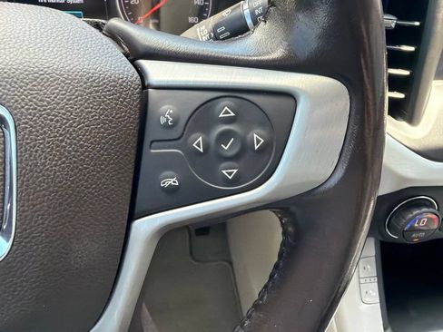 Used 2019 GMC Acadia SLT FWD image 25