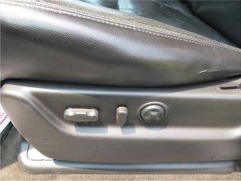 Used 2007 Chevrolet Suburban LTZ w/ LTZ Preferred Equipment Group image 5