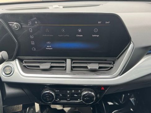 Used 2024 Chevrolet Trax LT w/ Driver Confidence Package image 8