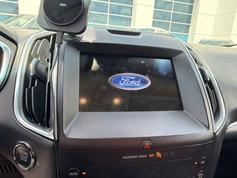 Used 2020 Ford Edge Titanium FWD image 13