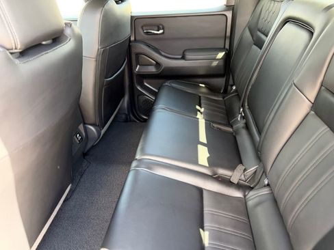 Used 2024 Nissan Frontier SL w/ Technology Package RWD image 27