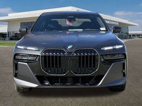 New 2026 BMW 760i xDrive w/ Executive Package image 3