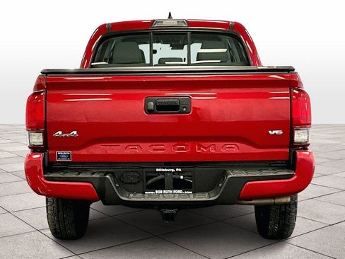 Used 2018 Toyota Tacoma SR image 4