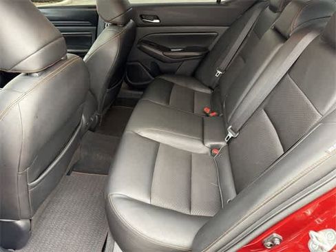 Used 2021 Nissan Altima 2.5 SR w/ SR Premium Package image 17