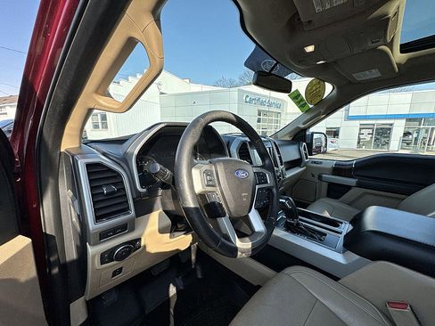 Used 2017 Ford F150 Lariat image 10