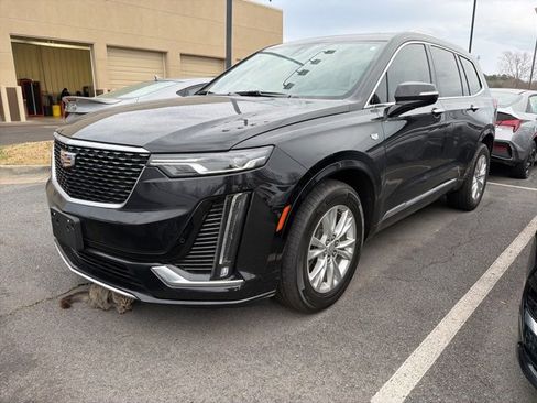 Used 2023 Cadillac XT6 Luxury image 3