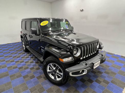 Used 2022 Jeep Wrangler Unlimited Sahara w/ Cold Weather Group image 32