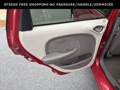 Used 2005 Chrysler PT Cruiser Touring w/ Moonroof Group image 21