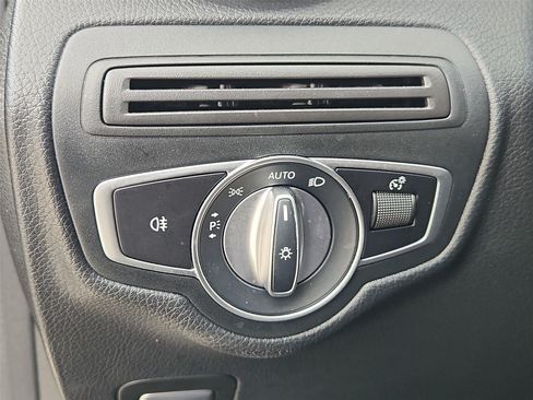 Used 2021 Mercedes-Benz GLC 300 image 17