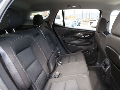 Used 2024 GMC Terrain SLE image 18