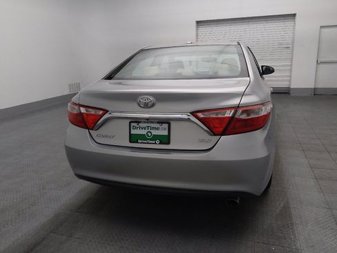 Used 2015 Toyota Camry XLE w/ Moonroof Package image 7