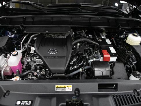 Used 2025 Toyota Highlander Limited AWD/4WD image 35